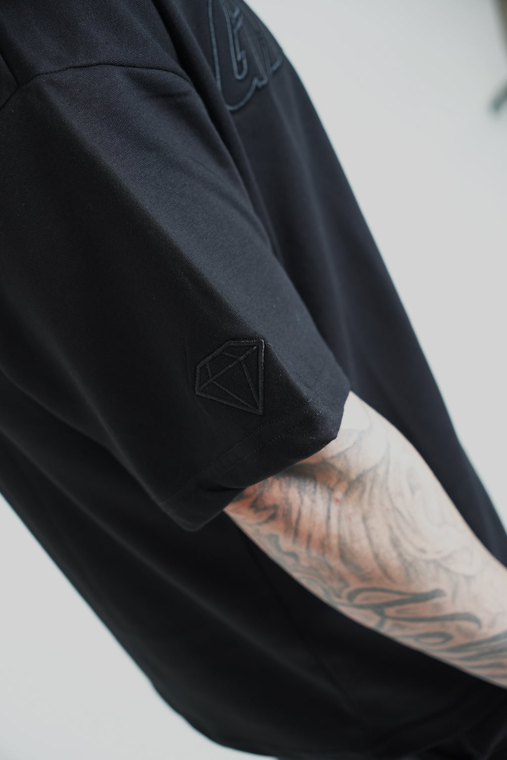 Pure Black Tee - C I R J O I