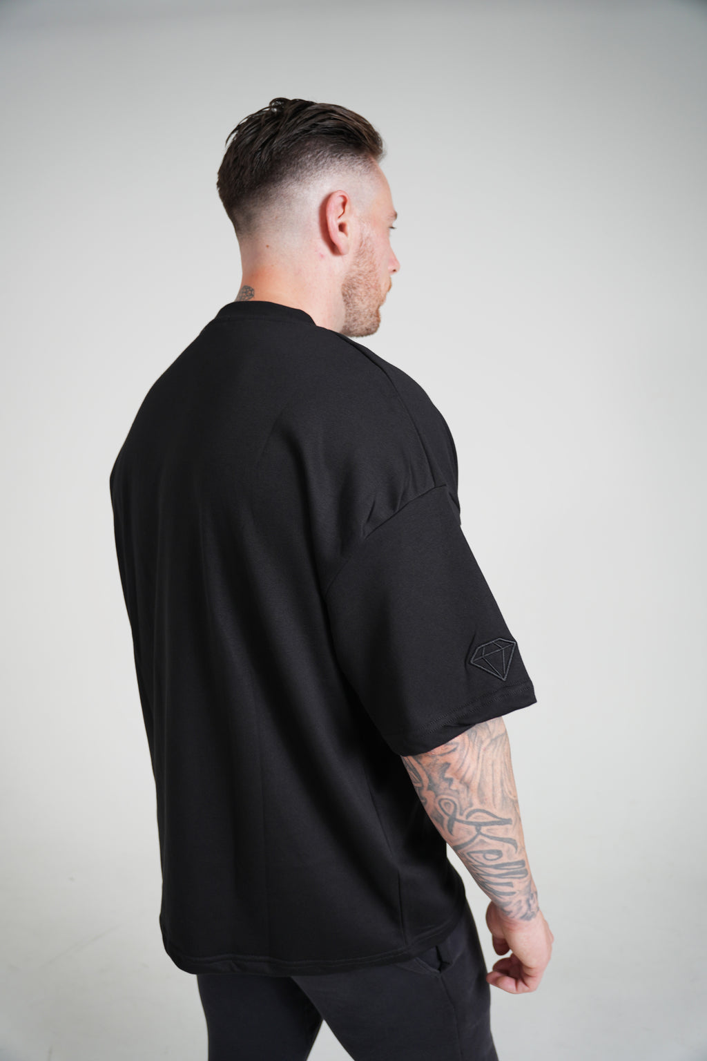 Pure Black Tee - C I R J O I