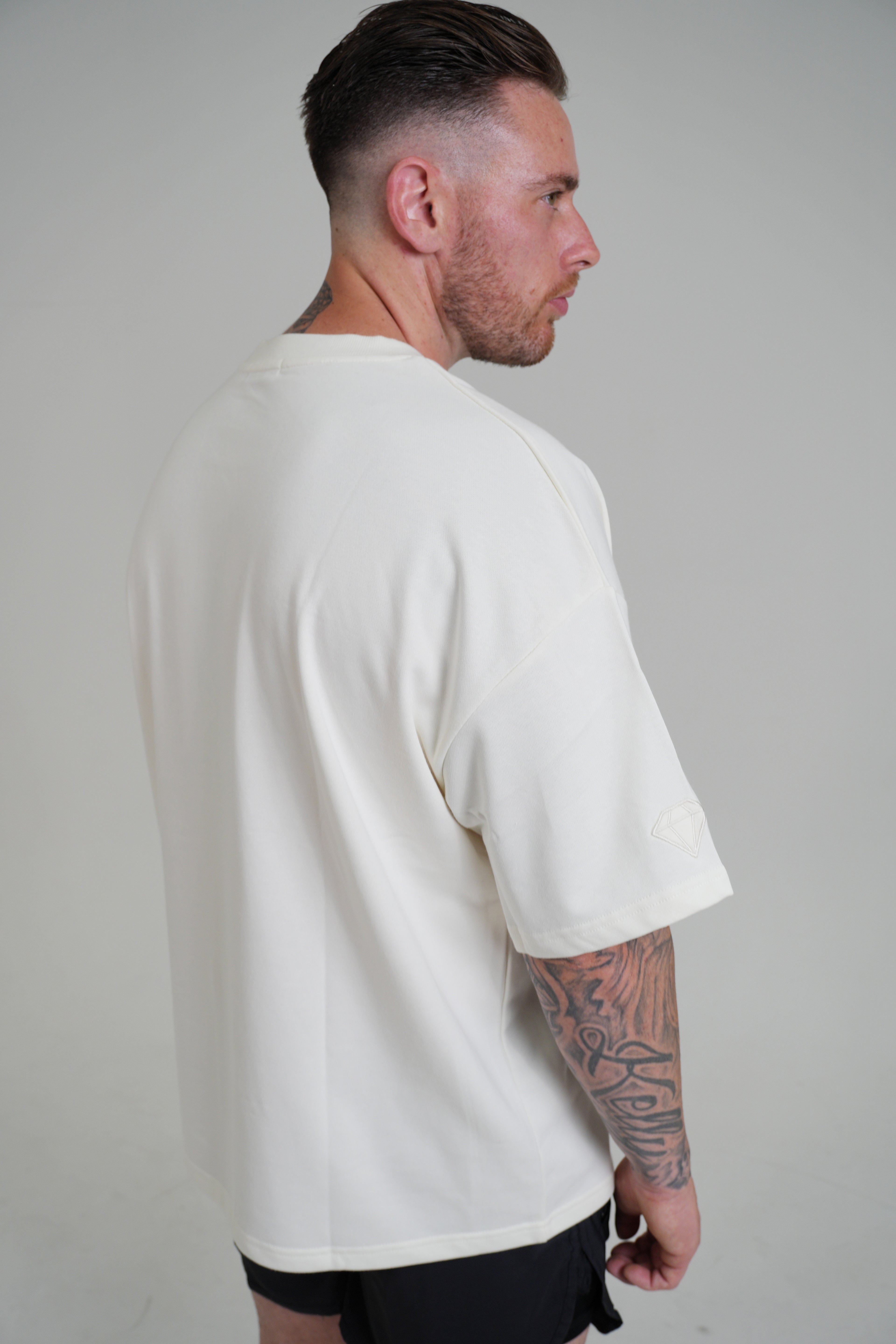 Off White Tee - C I R J O I