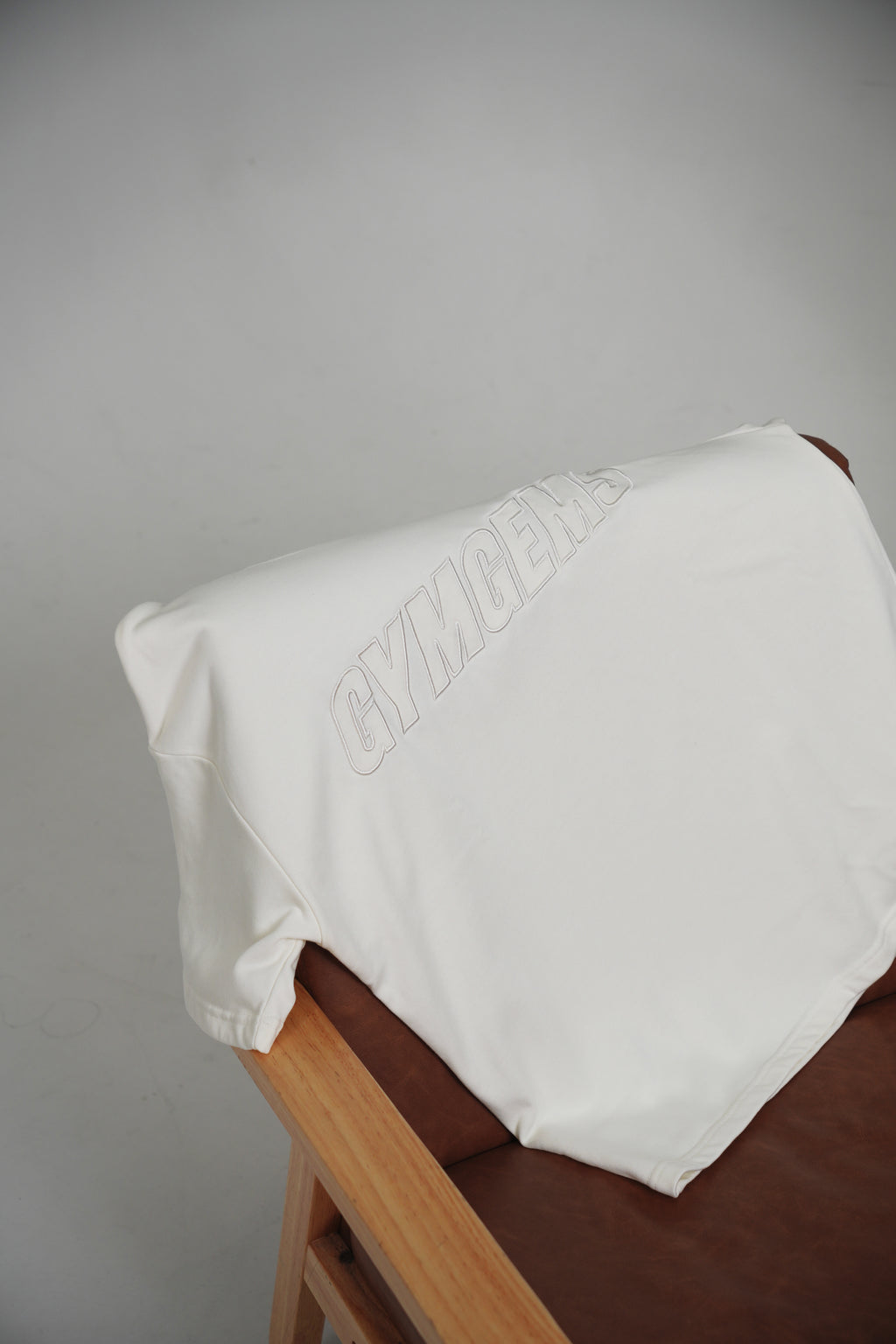 Off White Tee - C I R J O I